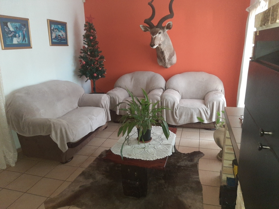 3 Bedroom Property for Sale in Safari Gardens North West